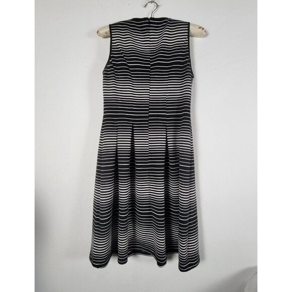 SCAPA Lauren Perre Womens Sleeveless Striped Pleated Dress Sz Small Black/White - Picture 2 of 7